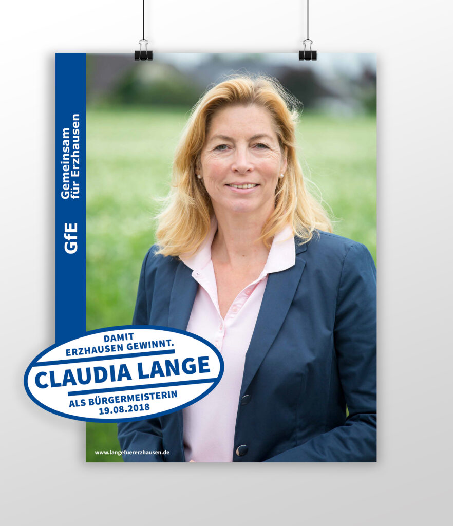 Wahlplakat mit Portrait von Claudia Lange, Wahlkampflogo und Parteilogo der GfE